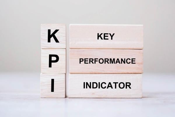 Мотивація 
Продажі
Система мотивації
Тренер з продажу
КРІ (Key Perfomance Indicators) 
Менеджер з продажу
